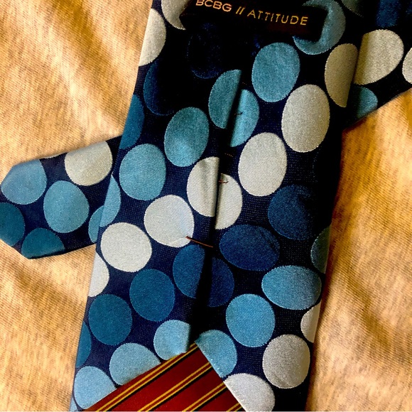 !!! FREE ADD ON !!! BCBG Attitude silk tie hand sewn blue with dots - Picture 4 of 8
